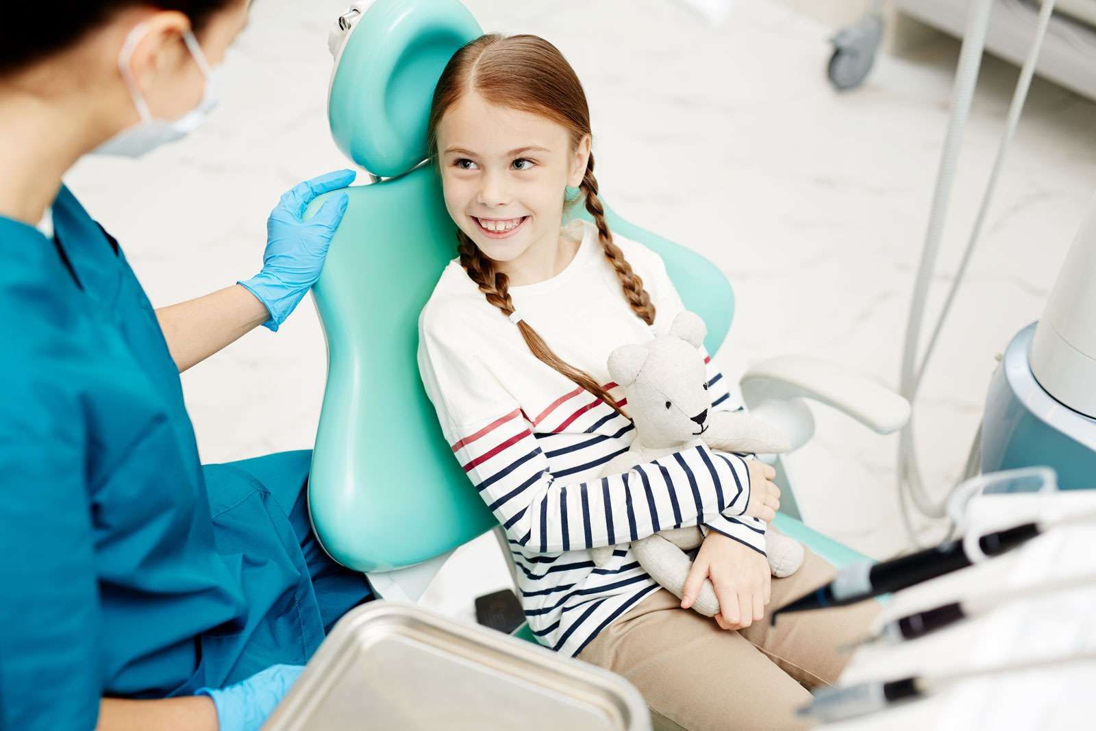 L'importanza della prima visita dentistica per i bambini a Lucca 1 A che età far fare la prima visita dentistica?